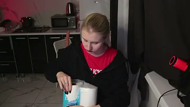 Snapshot of MertyXX chatting on 02.21.26 MertyXX online show from 02.21.26