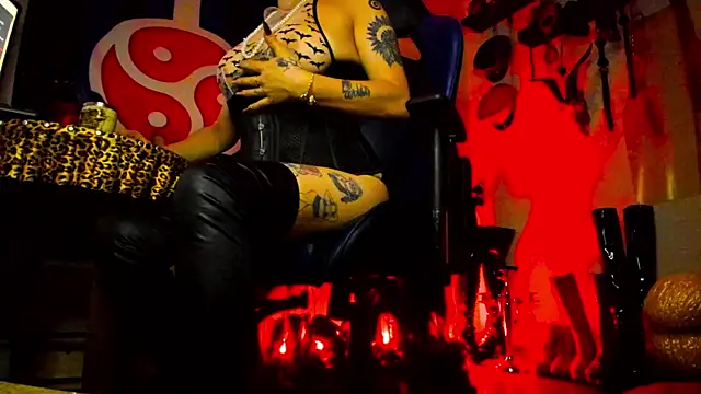 DominatrixBlue online show from 02.10.25