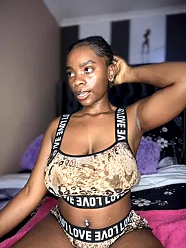 Snapshot of Candy-Heart chatting on 10.07.25 Candy-Heart online show from 10.07.25