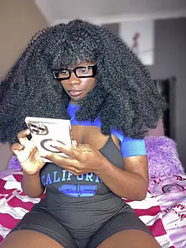 Snapshot of Candy-Heart chatting on 11.07.25 Candy-Heart online show from 11.07.25