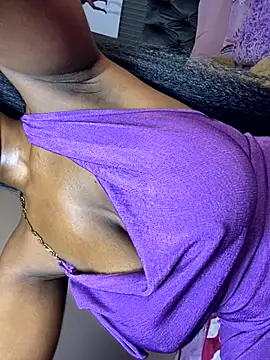 Snapshot of Candy-Heart chatting on 11.10.25 Candy-Heart online show from 11.10.25