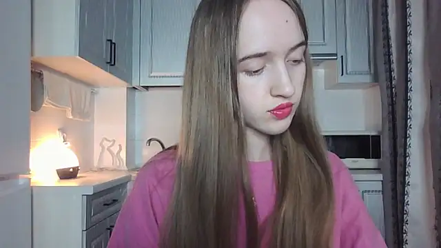 leslie my lovee online show from 10.04.25