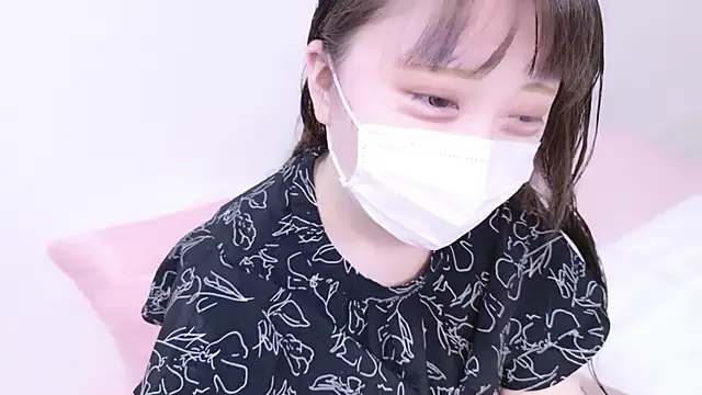 Snapshot of x--Miu--x chatting on 12.23.25 x--Miu--x online show from 12.23.25