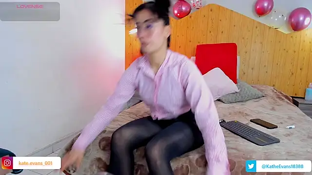 kate evans1 online show from 09.17.25