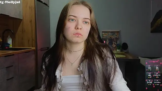 Snapshot of doll_lol_ chatting on 03.13.25 doll lol online show from 03.13.25