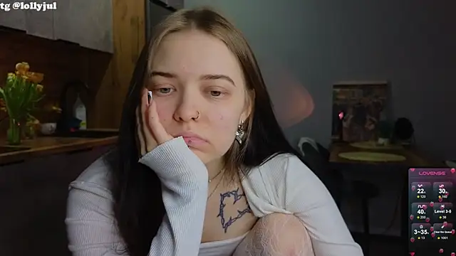 Snapshot of doll_lol_ chatting on 03.14.25 doll lol online show from 03.14.25