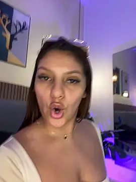 NicolleeEvanss online show from 06.20.26