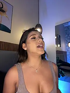 NicolleeEvanss online show from 07.20.26