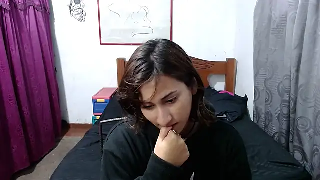 Snapshot of LadyMilk003 chatting on 12.19.24 LadyMilk003 online show from 12.19.24