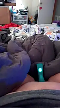 Snapshot of missthickness35_Pika chatting on 12.04.24 missthickness35 Pika online show from 12.04.24