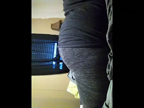 Snapshot of missthickness35_Pika chatting on 02.14.26 missthickness35 Pika online show from 02.14.26