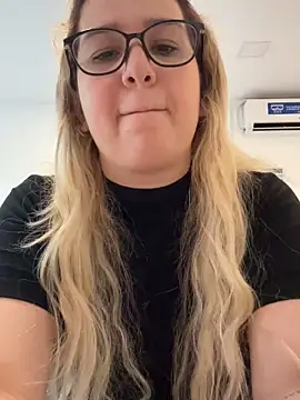 amooraaamoon online show from 03.11.25