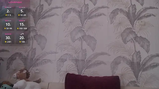 CamDiva113 online show from 02.14.26