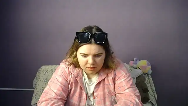 Snapshot of so_shy chatting on 06.01.26 so shy online show from 06.01.26