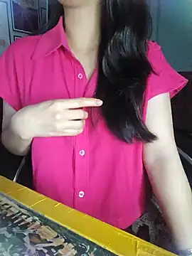 Snapshot of Suri_amabel chatting on 12.10.24 Suri amabel online show from 12.10.24