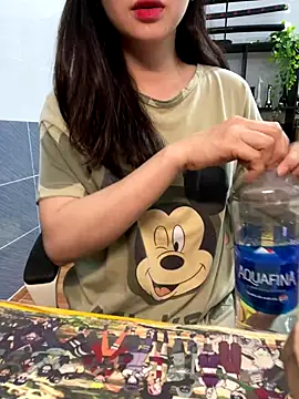 Snapshot of Suri_amabel chatting on 09.14.25 Suri amabel online show from 09.14.25