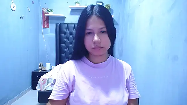 Letty Plugxo online show from 05.04.26