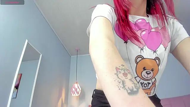 Snapshot of ScarletGV chatting on 01.13.25 ScarletGV online show from 01.13.25