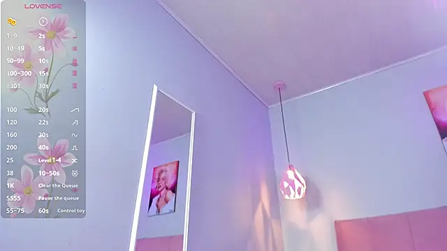 Snapshot of ScarletGV chatting on 01.13.25 ScarletGV online show from 01.13.25