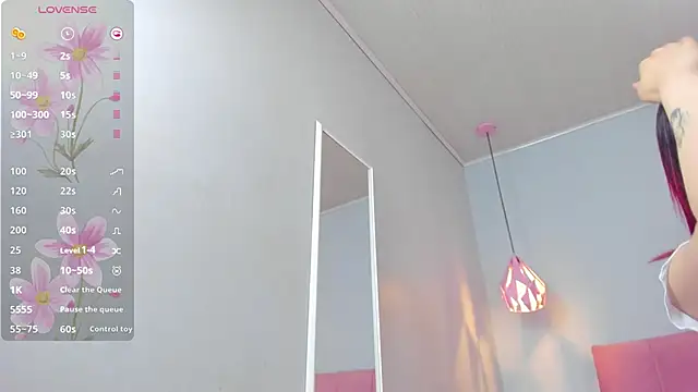 Snapshot of ScarletGV chatting on 01.30.25 ScarletGV online show from 01.30.25