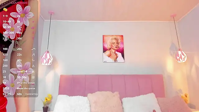 Snapshot of ScarletGV chatting on 02.04.25 ScarletGV online show from 02.04.25