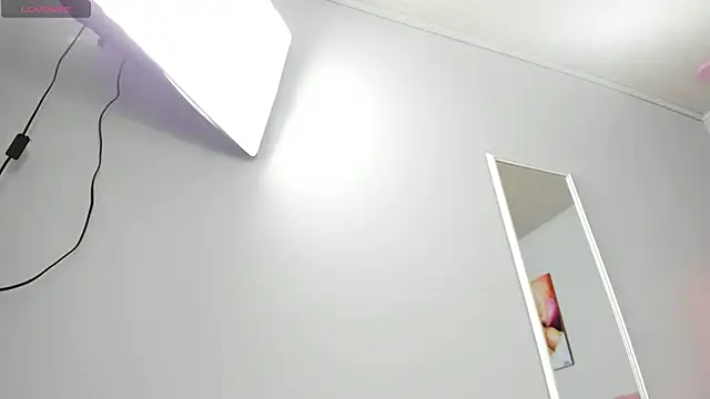 Snapshot of ScarletGV chatting on 02.17.25 ScarletGV online show from 02.17.25