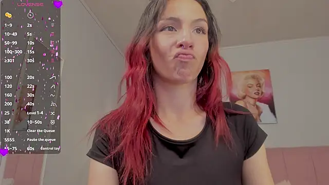 Snapshot of ScarletGV chatting on 03.07.25 ScarletGV online show from 03.07.25