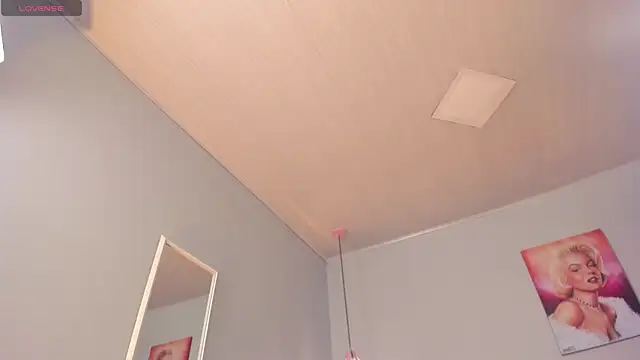 Snapshot of ScarletGV chatting on 03.13.25 ScarletGV online show from 03.13.25