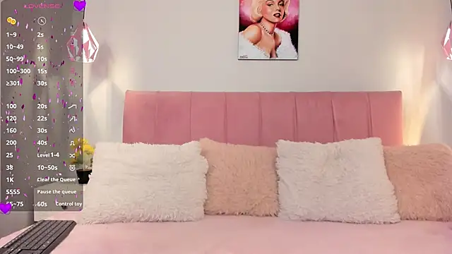 Snapshot of ScarletGV chatting on 03.14.25 ScarletGV online show from 03.14.25