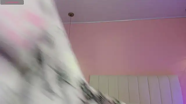 Snapshot of ScarletGV chatting on 09.24.25 ScarletGV online show from 09.24.25