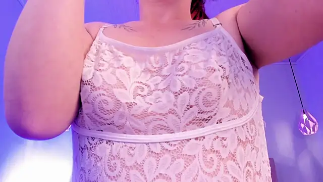 Snapshot of ScarletGV chatting on 10.06.25 ScarletGV online show from 10.06.25