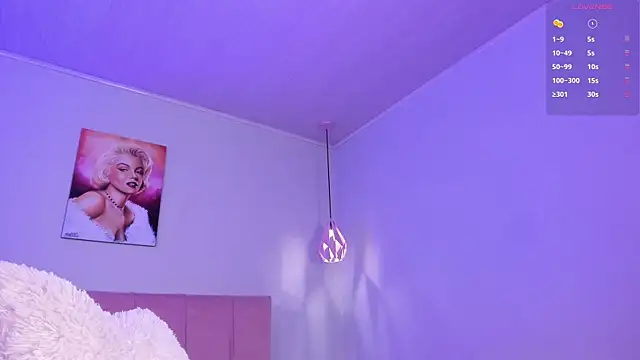 Snapshot of ScarletGV chatting on 10.09.25 ScarletGV online show from 10.09.25