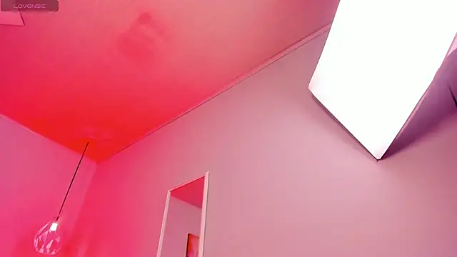 Snapshot of ScarletGV chatting on 10.09.25 ScarletGV online show from 10.09.25