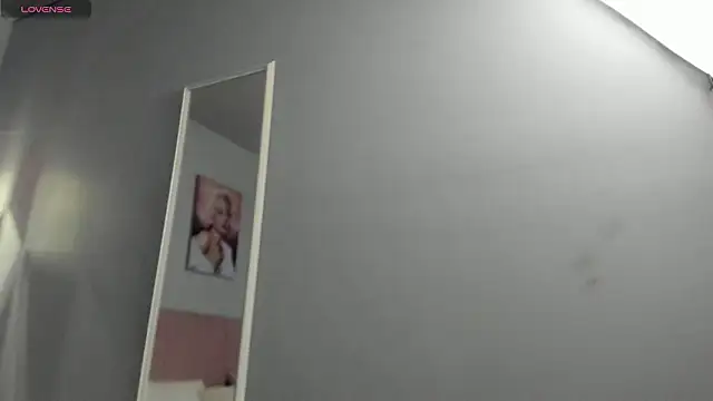 Snapshot of ScarletGV chatting on 02.21.26 ScarletGV online show from 02.21.26