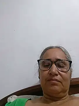 Snapshot of _candi chatting on 06.25.26 candi online show from 06.25.26