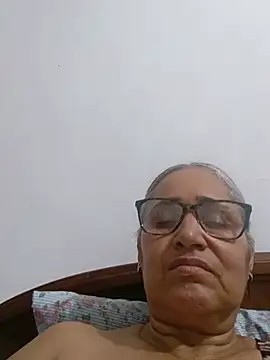 Snapshot of _candi chatting on 08.04.26 candi online show from 08.04.26