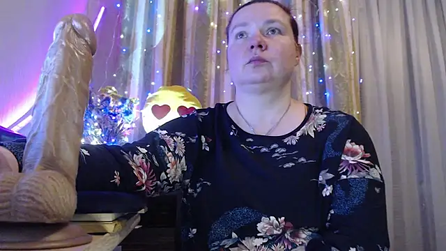 Snapshot of amorelara chatting on 05.30.26 amorelara online show from 05.30.26