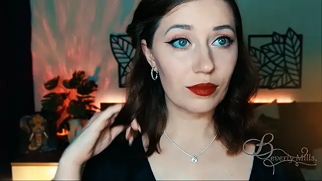 MissBeverlyMills online show from 02.01.25