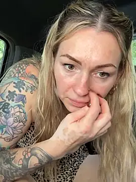 MaggieMayI89 online show from 05.25.26