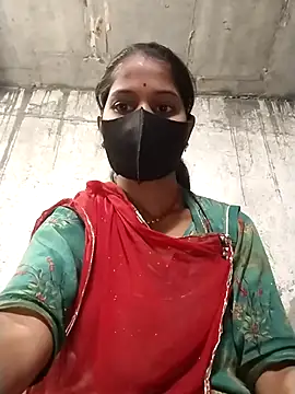 Snapshot of Anushka_Ji chatting on 10.31.25 Anushka Ji online show from 10.31.25