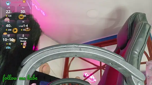 Snapshot of Lina23_ chatting on 10.06.25 Lina23  online show from 10.06.25