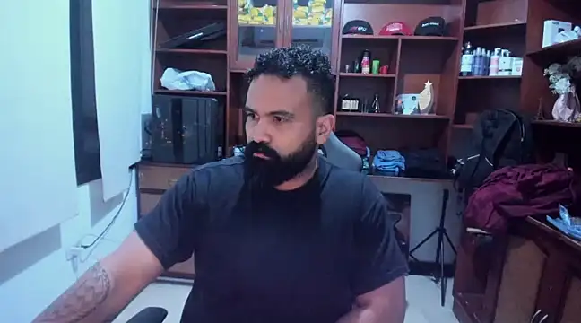 Snapshot of Drako_Argentii chatting on 12.15.24 Drako Argentii online show from 12.15.24