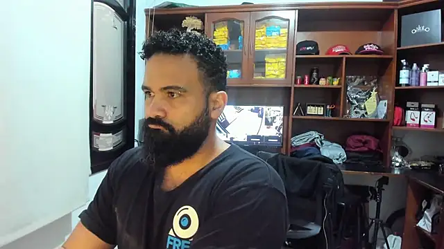 Snapshot of Drako_Argentii chatting on 02.20.25 Drako Argentii online show from 02.20.25