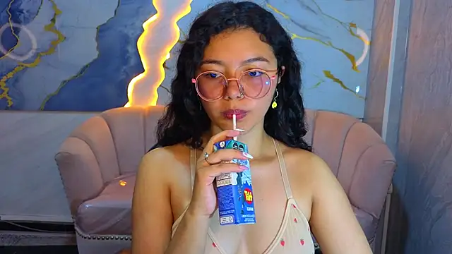 victoria castillo b online show from 04.24.26