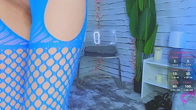 Snapshot of Milana_Sapphire chatting on 02.20.25 Milana Sapphire online show from 02.20.25