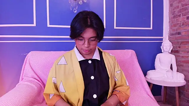 Emmapark  online show from 10.31.25