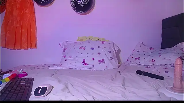 Yinn Silver online show from 10.17.25