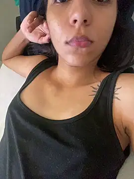 Snapshot of Julinhasz chatting on 03.20.26 Julinhasz online show from 03.20.26