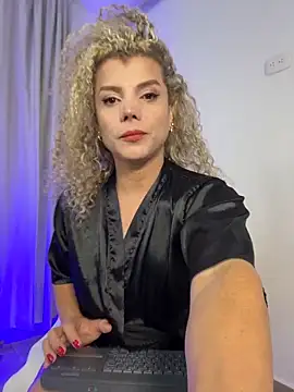 Georgiafox online show from 12.03.25