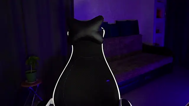 Snapshot of Litmate chatting on 10.24.25 Litmate online show from 10.24.25